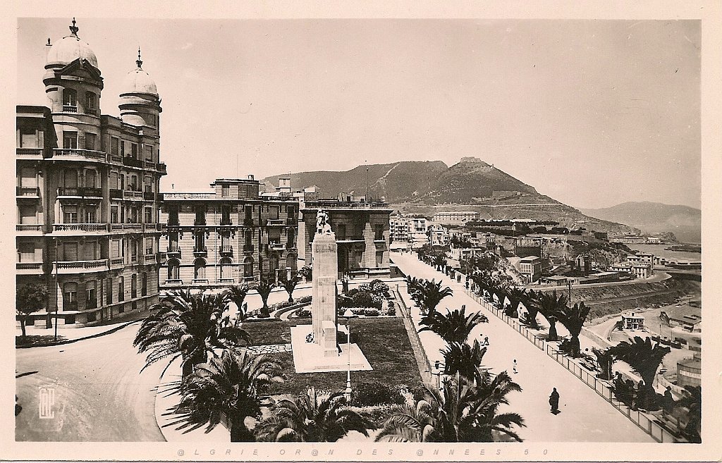 110-autre vue square du Souvenir.JPG